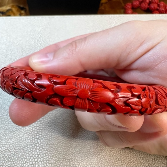 Vintage Authentic Cinnabar Set of Necklace, Bangle Bracelet & Pierced Earrings - Picture 8 of 14